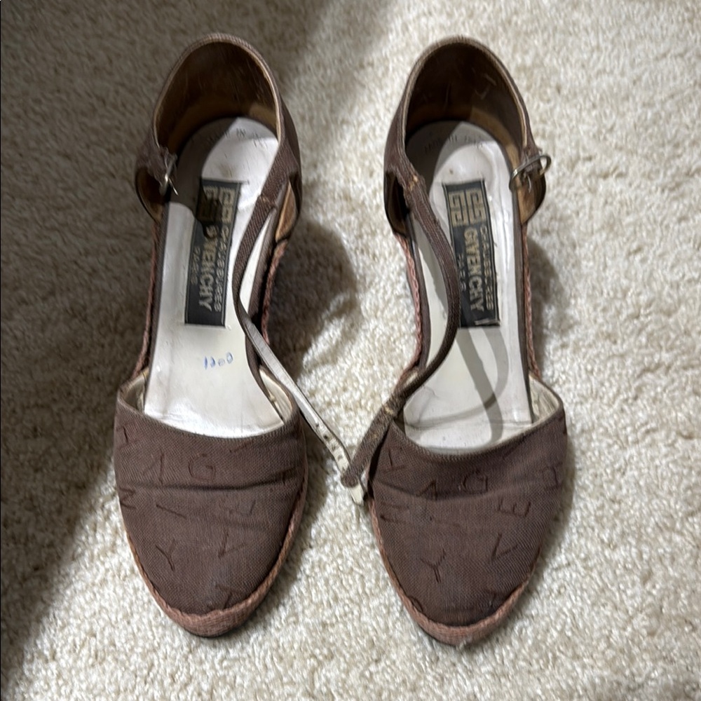 Givenchy Women's Brown Sandals